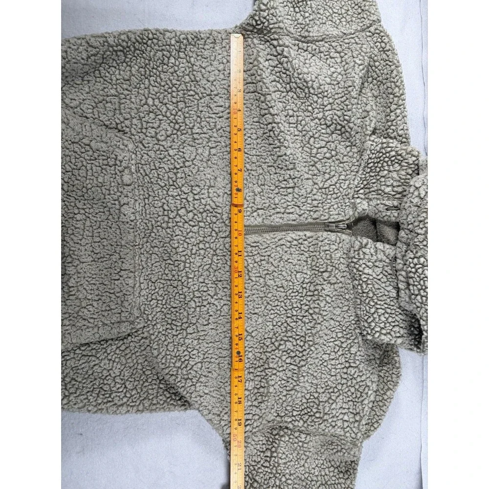 Warm & Cozy 1/4 Zip Cropped Sweatshirt  Juniors/Womens Size Large Sweater, Nice